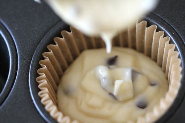 Fill the muffin tins.