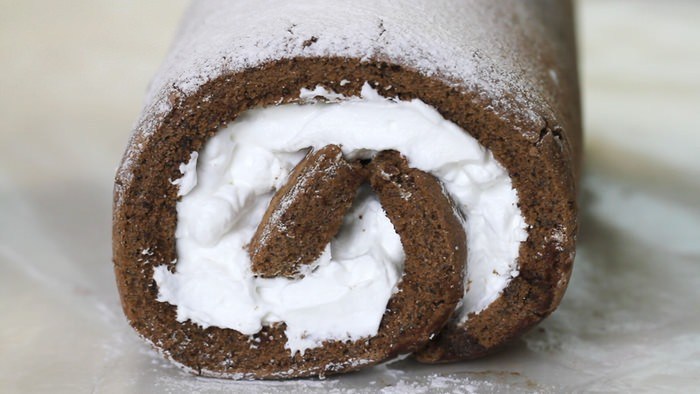 swiss-roll-jelly-roll-sponge-cake4