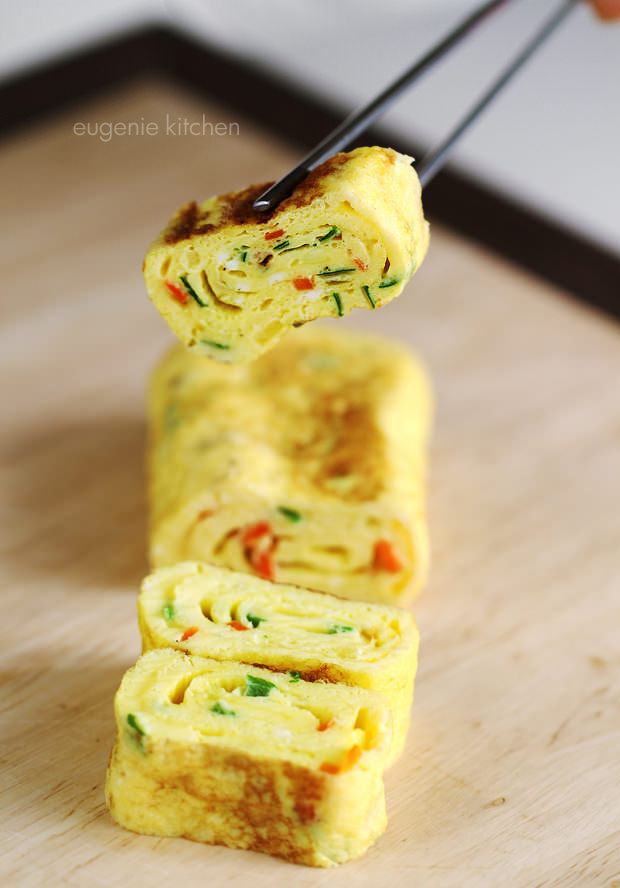 Learn to make an impressive side dish with a round pan. Egg Rolls Tamagoyaki Recipe - Eugenie Kitchen