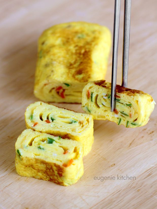 Learn to make an impressive side dish with a round pan. Egg Rolls Tamagoyaki Recipe - Eugenie Kitchen