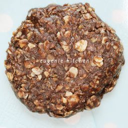 No-bake Chocolate Cookies – 3-Ingredient in 5-Minute