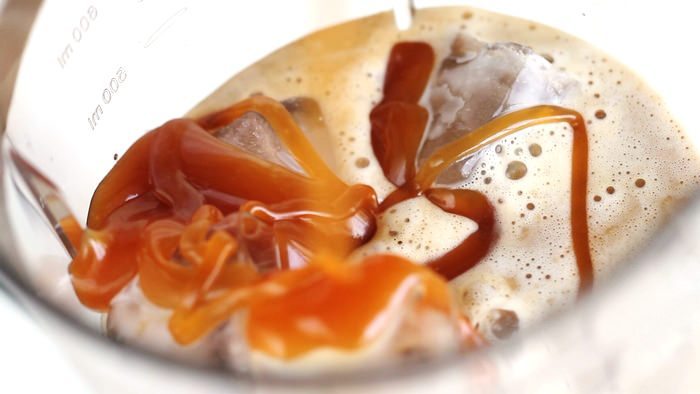 starbuckes-caramel-frappuccino-recipe4