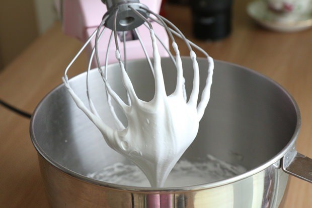 Strawberry Meringue Cake