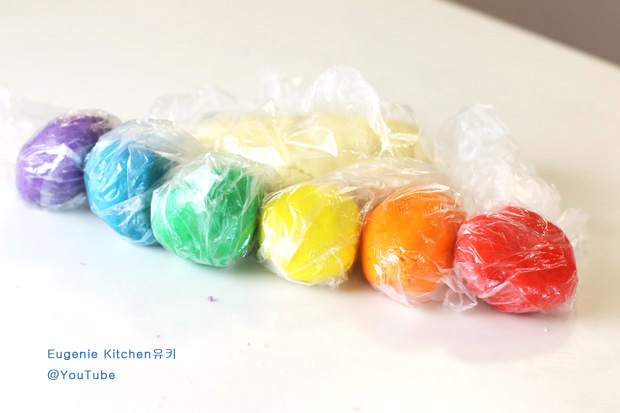 Rainbow Heart Cookies - Eugenie Kitchen @YouTube