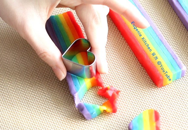 Rainbow Heart Cookies - Eugenie Kitchen @YouTube