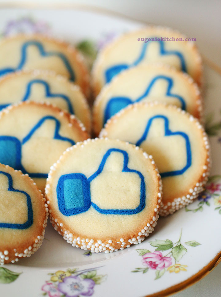 facebook-thumbs-up-cookies-eugenie-kitchen06