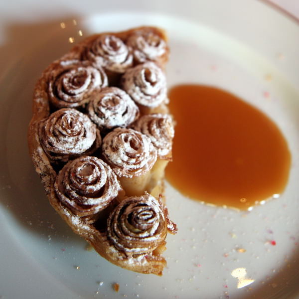 Alain Passard's Michelin 3 star restaurant just in front of Musee Rodin in the chic 7th arrondissment Paris. I had only lunch one day before Cordon Bleu after noon class with a friend of mine. Alain Passard was greeting everyone there, I meet a lot of French chefs (3 or 2 star chefs) because they are normally at their eponymous restos to welcome guests.