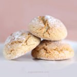 Amaretti cookies