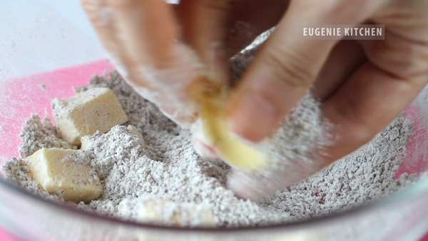 pumpkin-cream-cheese-muffins.002